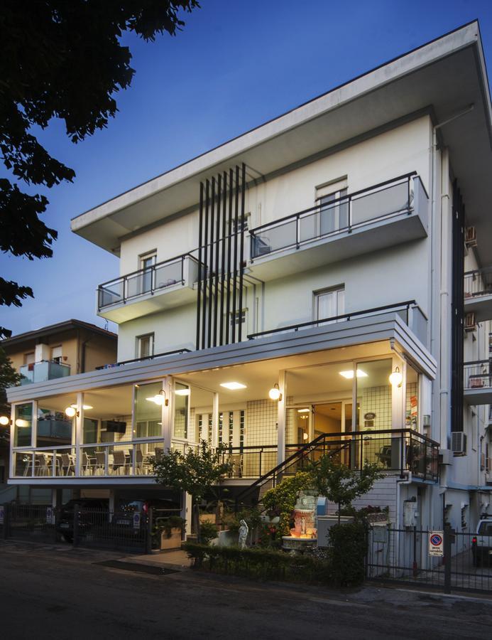 Hotel Latini Rimini Exterior photo